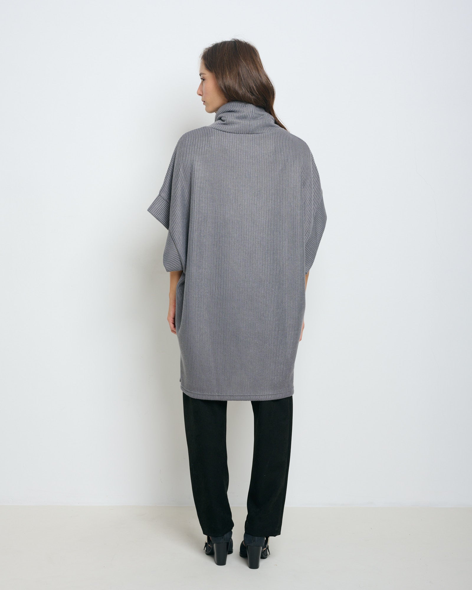 Amelia Top Grey - Layou Design by Shay Sobol