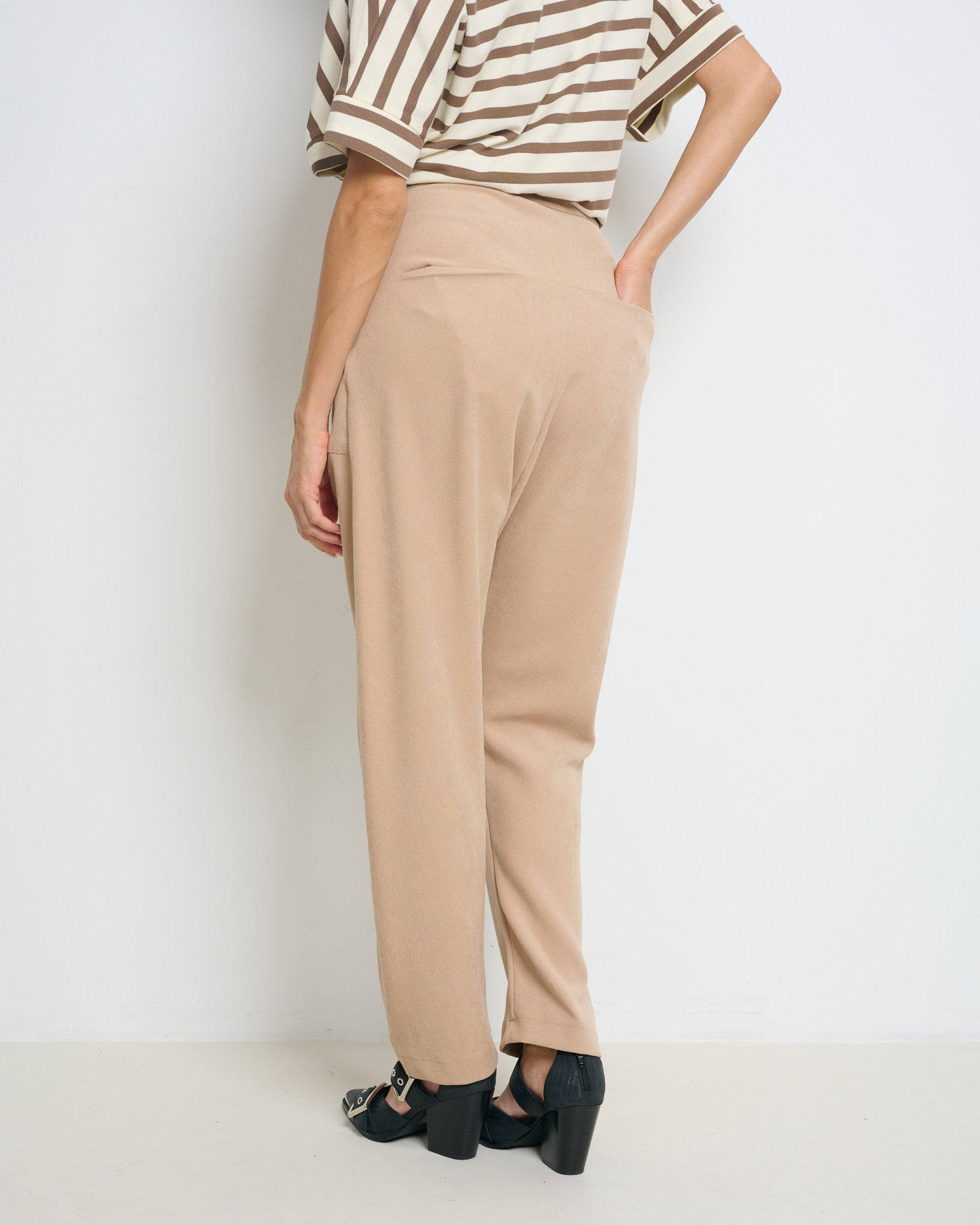 Frankie Pants Beige - Layou Design by Shay Sobol