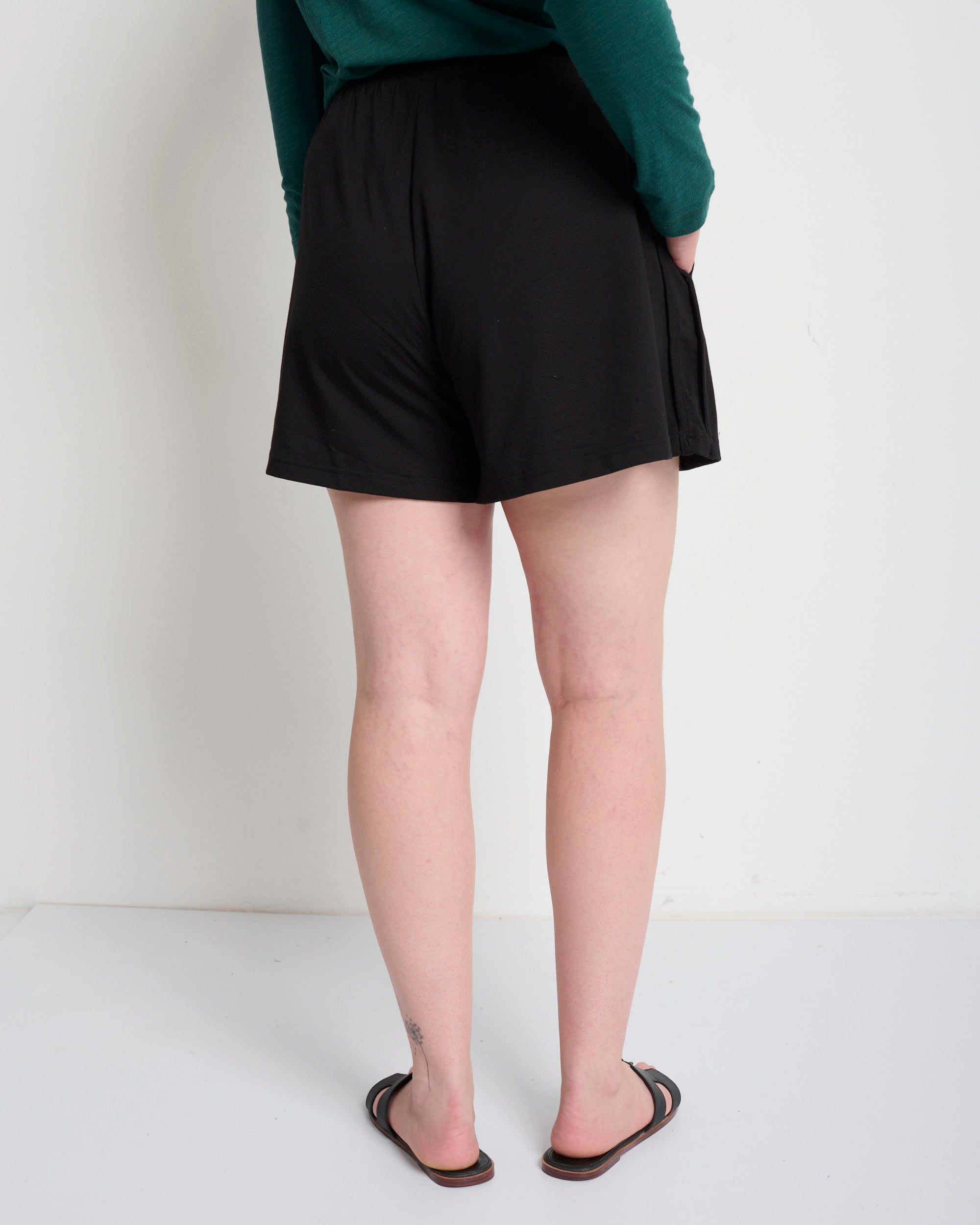 Jane Shorts Black - Layou Design by Shay Sobol