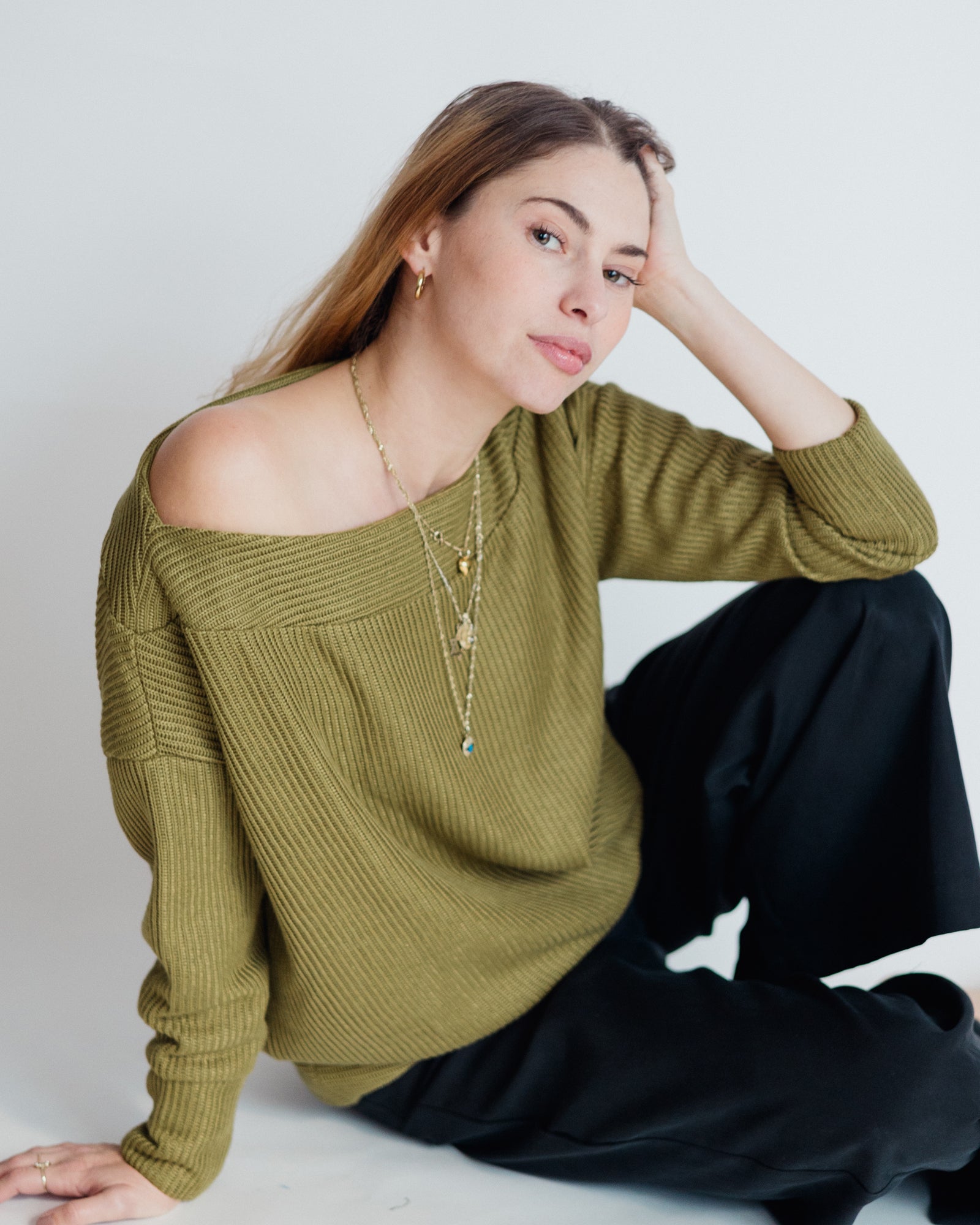 Bili Jumper Olive Green - Layou Design by Shay Sobol