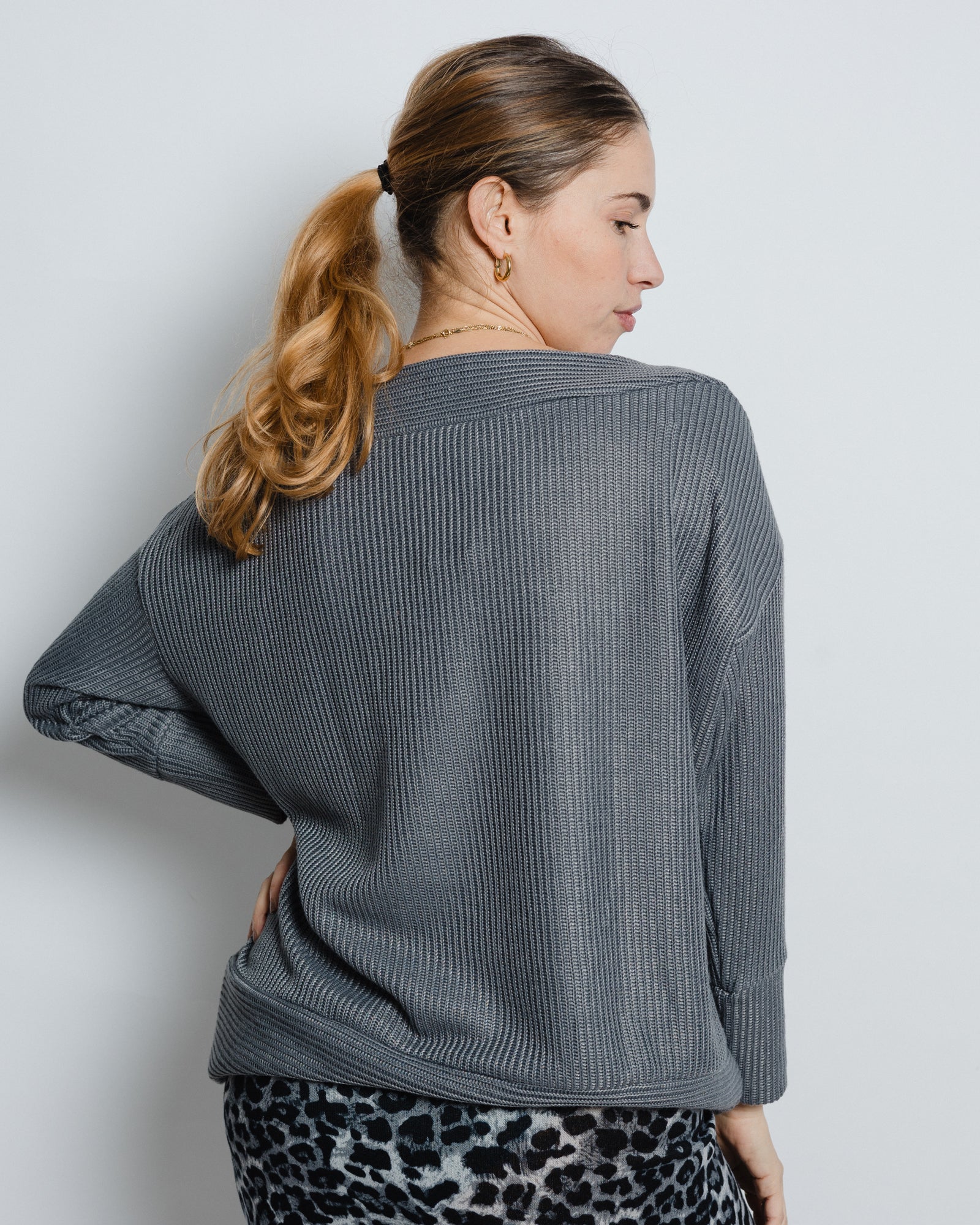 Bili Jumper Grey - Layou Design by Shay Sobol