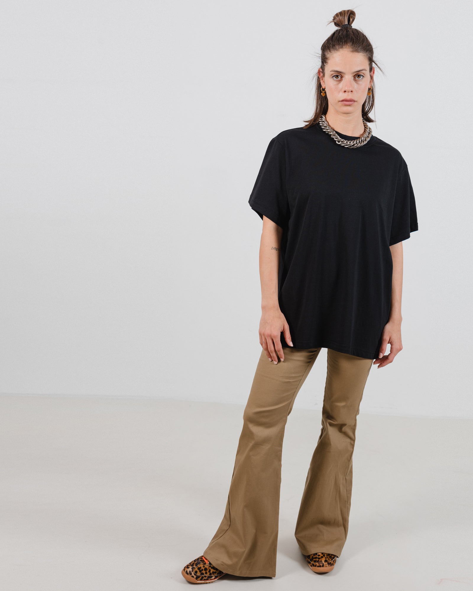 Mila T-Shirt Black - Layou Design by Shay Sobol