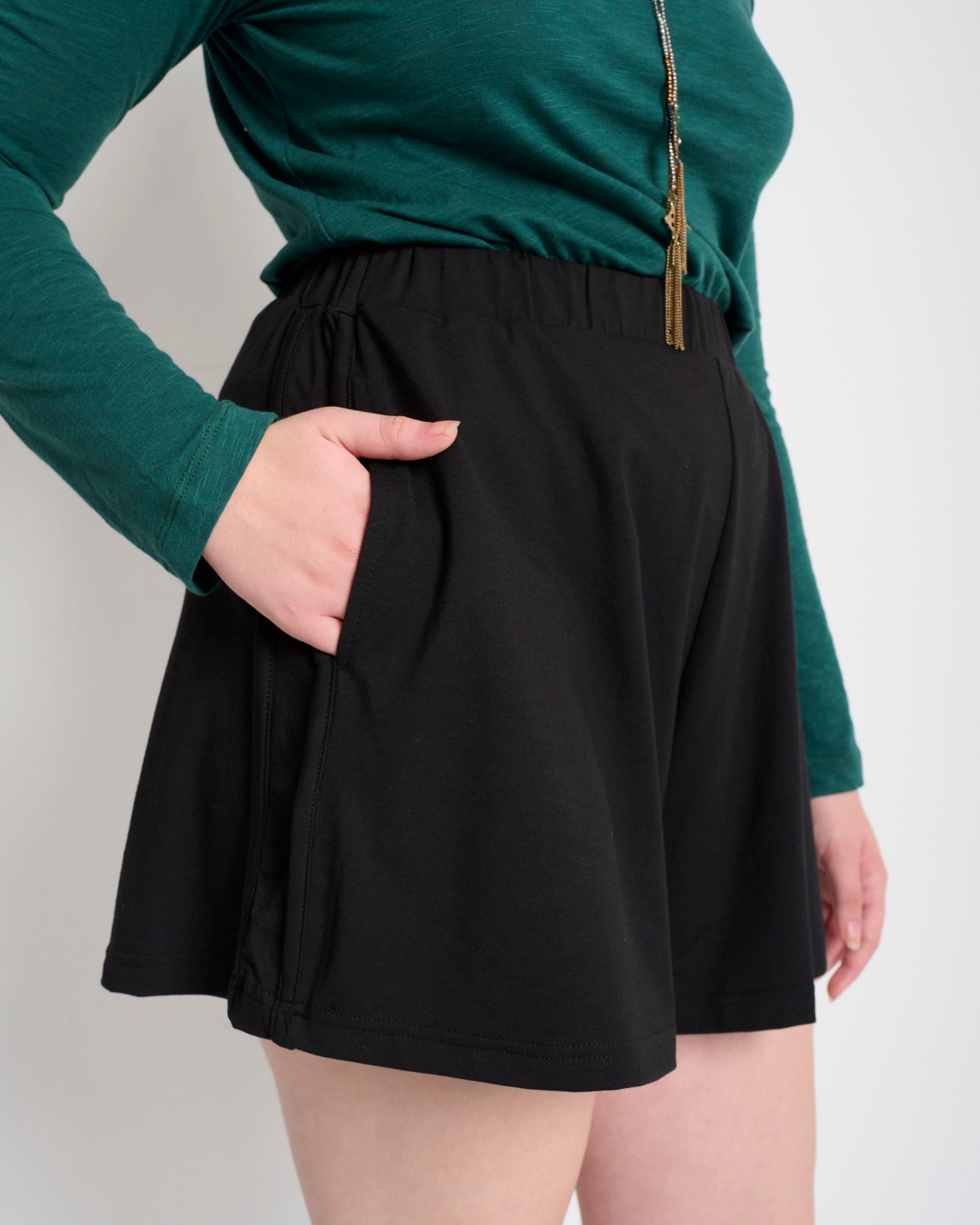 Jane Shorts Black - Layou Design by Shay Sobol